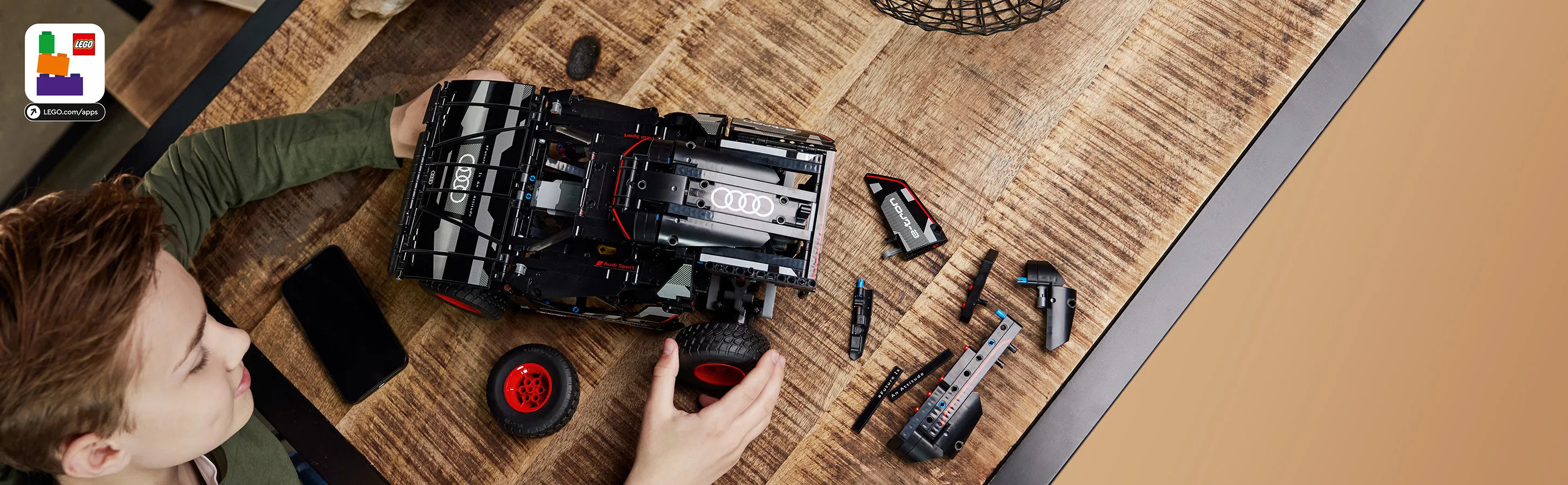 LEGO Technic Audi RS Q e-tron 42160