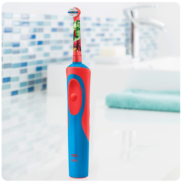 *BRAUN S&Auml;HK&Ouml;HAMMASHARJA ORAL-B VITALITY KIDS AVENGERS. Ladattava lasten s&auml;hk&ouml;hammasharja. 2 min ajastin. Perusteellinen syv&auml;puhdistus. Kompakti laturi. Blister