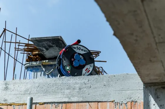 Brennenstuhl kaapeliker&auml; 3xCEE 7/4,1xCEE 7/7, IP 44, katkaisija, 50m,