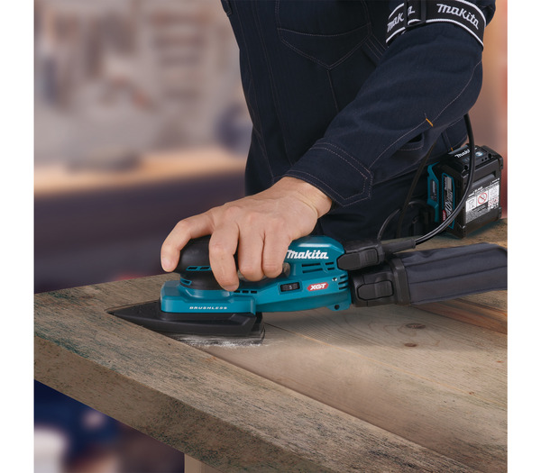 Makita &ndash; batteridriven vinkelslip 40 V, utan batteri och laddare