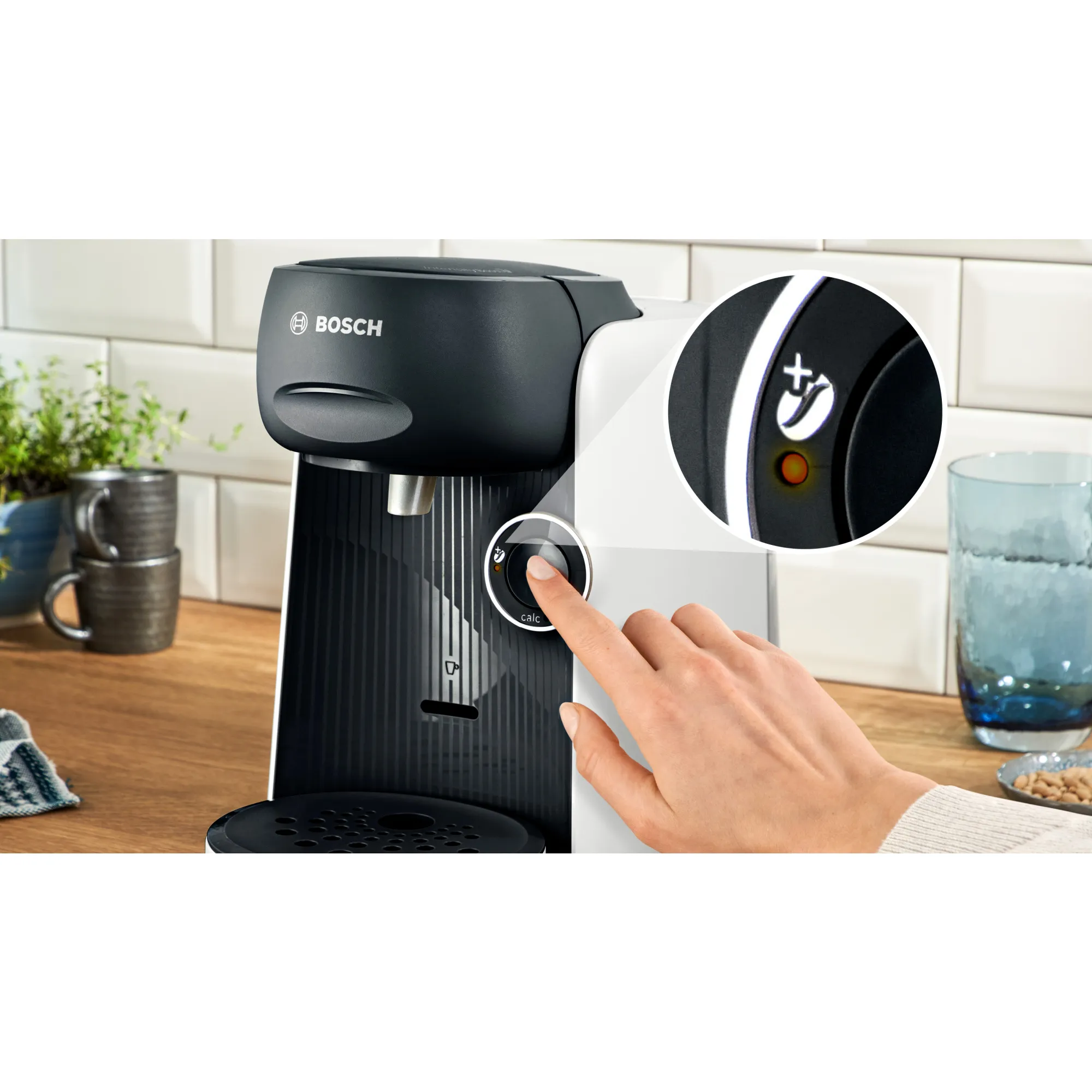 Bosch TASSIMO FINESSE TAS164E -kapselikeitin, 0,7 l, musta ja valkoinen