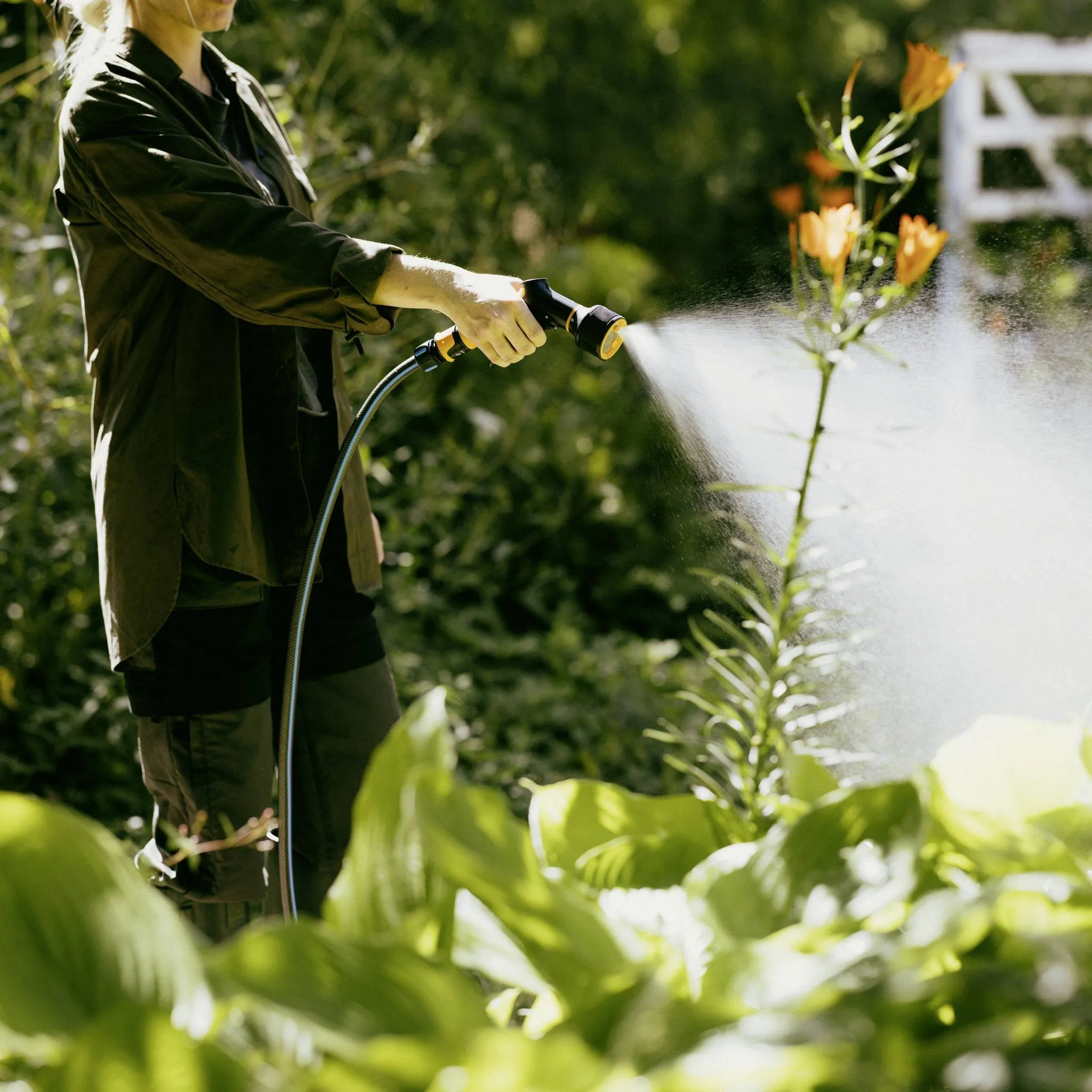 Fiskars - irrigation gun with front switch