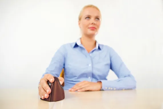 Evoluent BNEEVR4SW tr&aring;dl&ouml;s ergonomisk mus, brun