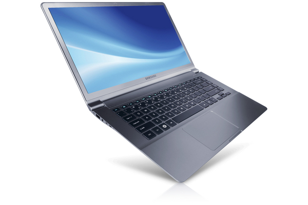 SAMSUNG NP900X4D i5-3317U 15inch HD+ 1600x900 400nits 4GB 128GB SSD Intel HD Graphics 4000 W7PRO64 Mystic Silver
