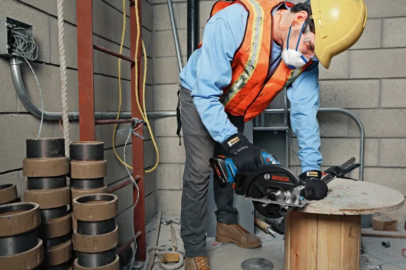 Bosch cordless metal circular saw GKM 18V-50 Professional, hand-held circular saw (blue/black, 2x Li-ion battery 5.0Ah, in L-BOXX)