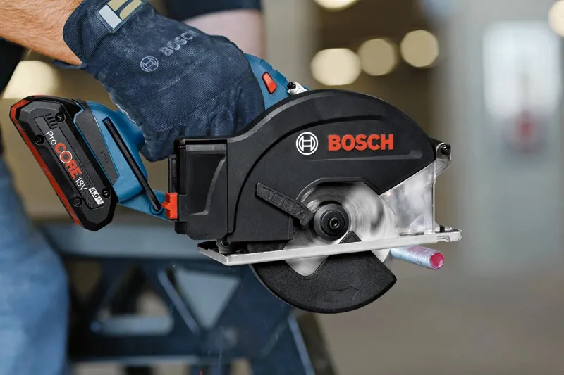 Bosch cordless metal circular saw GKM 18V-50 Professional, hand-held circular saw (blue/black, 2x Li-ion battery 5.0Ah, in L-BOXX)