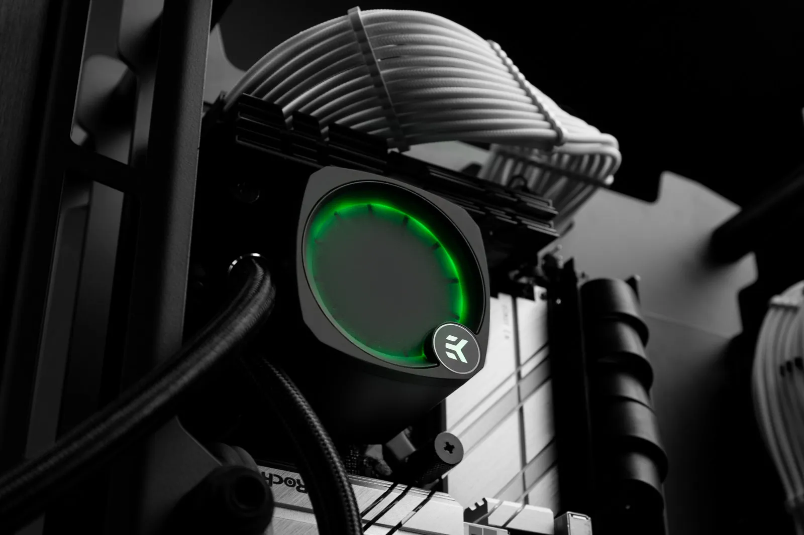 EKWB EK-Nucleus AIO CR240 Lux 240mm ARGB v&auml;tskekylare, svart