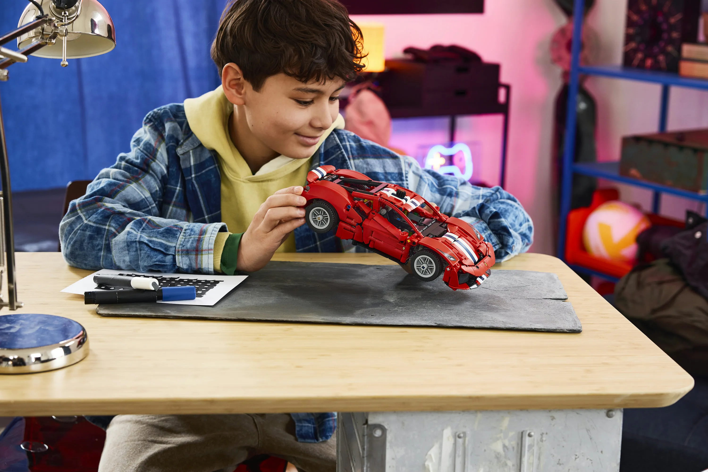 LEGO Technic Ferrari 488 Pista 42235