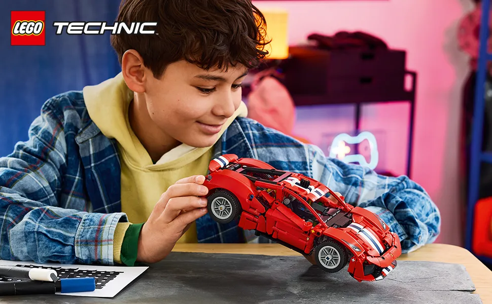 LEGO Technic Ferrari 488 Pista 42235