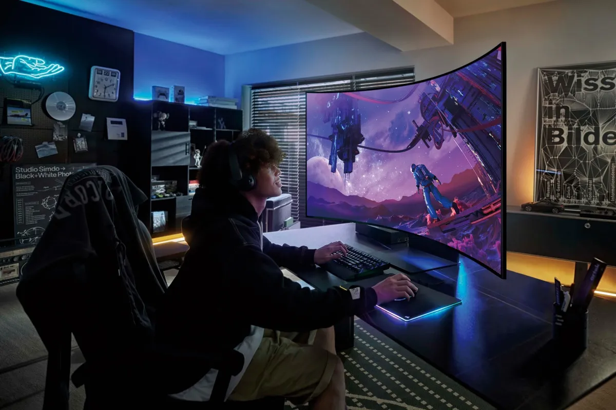 Samsung 55&quot; Odyssey ARK 4K UHD, Mini LED -kaareva pelin&auml;ytt&ouml;