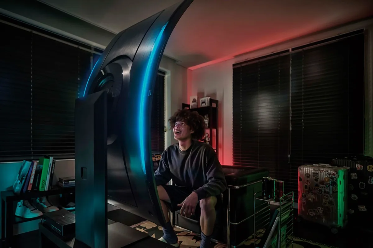 Samsung 55&quot; Odyssey ARK 4K UHD, Mini LED -kaareva pelin&auml;ytt&ouml;