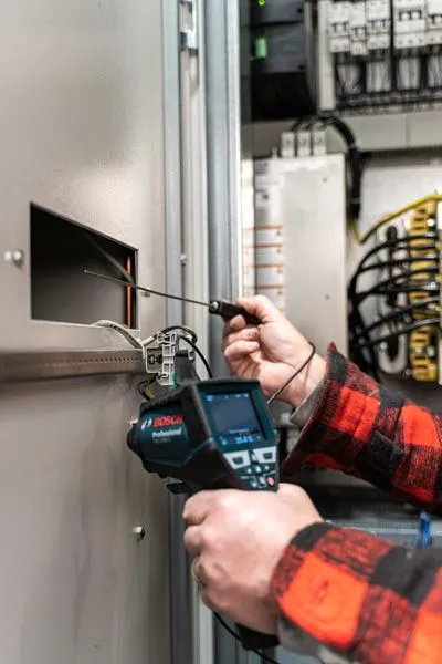 Bosch GIS 1000 C Professional -l&auml;mp&ouml;tilatunnistin