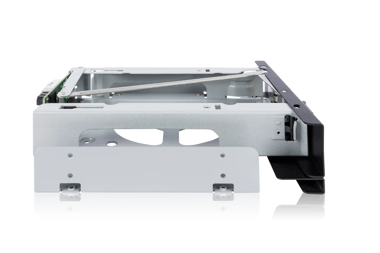 ICY DOCK 1x 3.5" SATA in 1x 5.25" bay mobile rack fanless keylock tray
