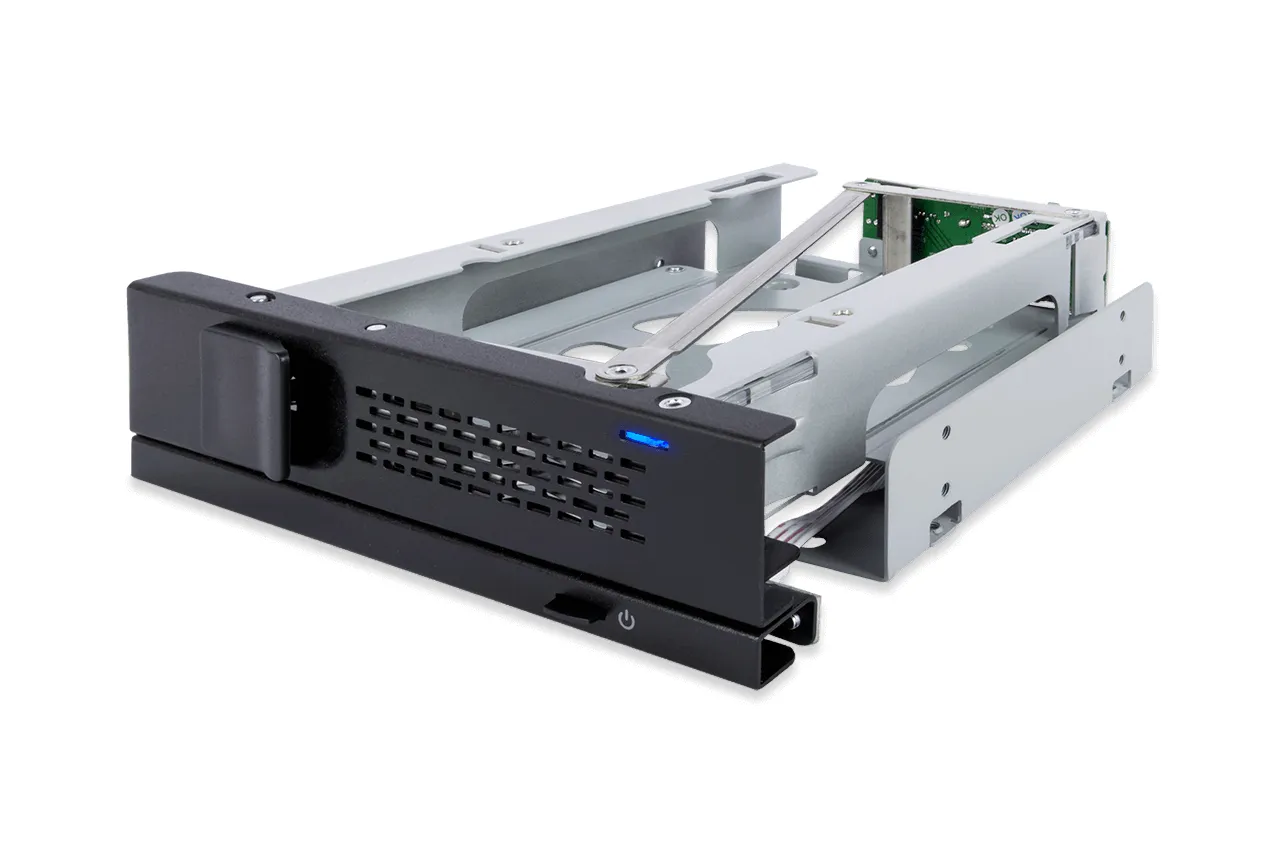 ICY DOCK 1x 3.5" SATA in 1x 5.25" bay mobile rack fanless keylock tray