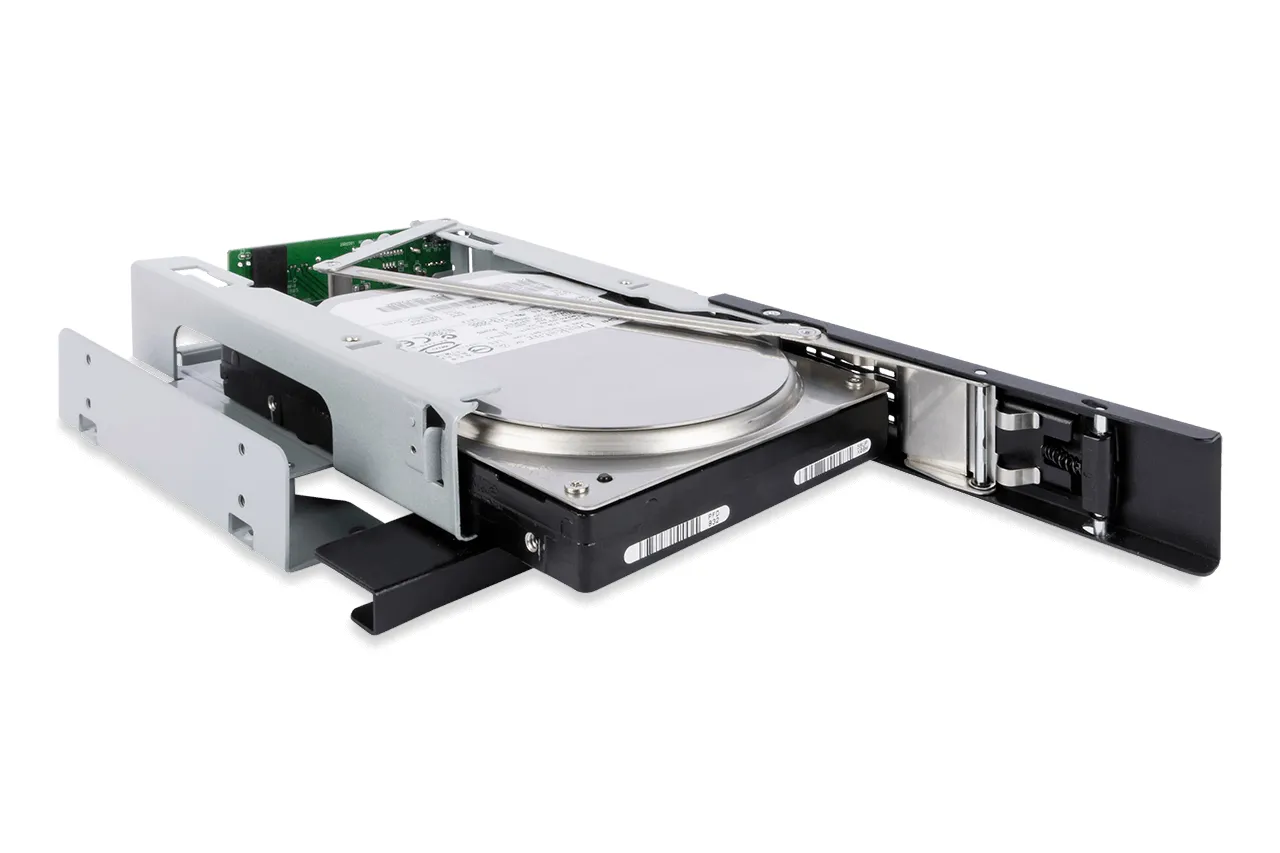 ICY DOCK 1x 3.5" SATA in 1x 5.25" bay mobile rack fanless keylock tray