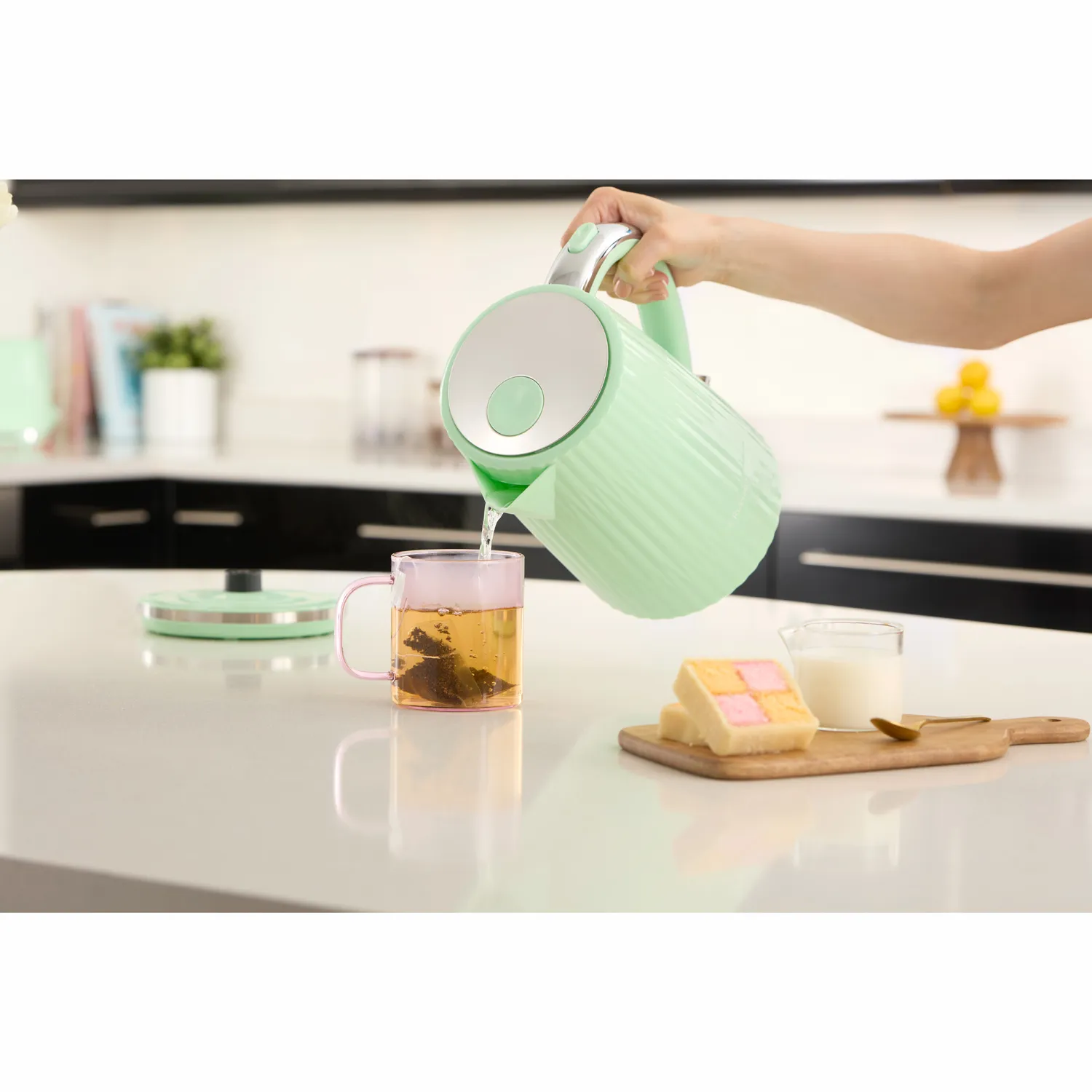Russell Hobbs Eden - vattenkokare, mint, 1.7l