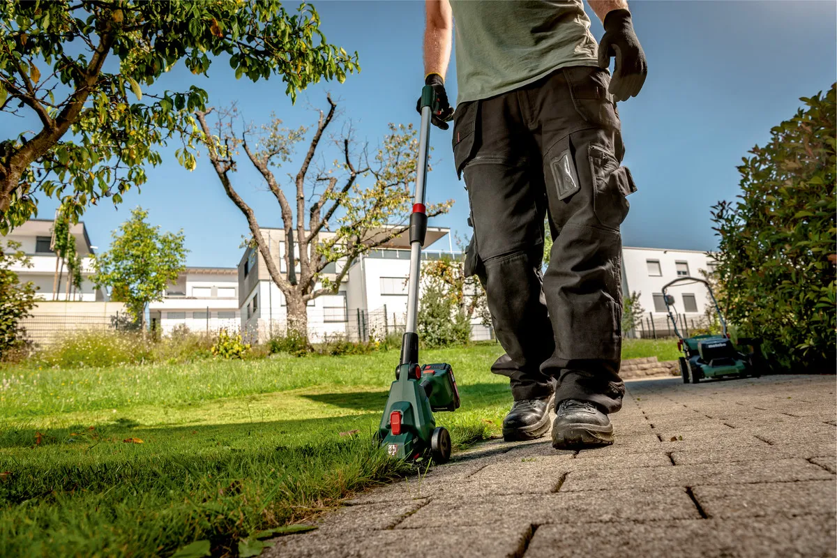Metabo SGS 18 LTX Q - sladdl&ouml;s busk- och gr&auml;ssax