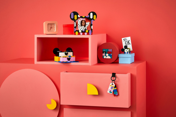 Lego Dots Disney Mikki Hiiren ja Minni Hiiren kouluunpaluupuuhat 41964