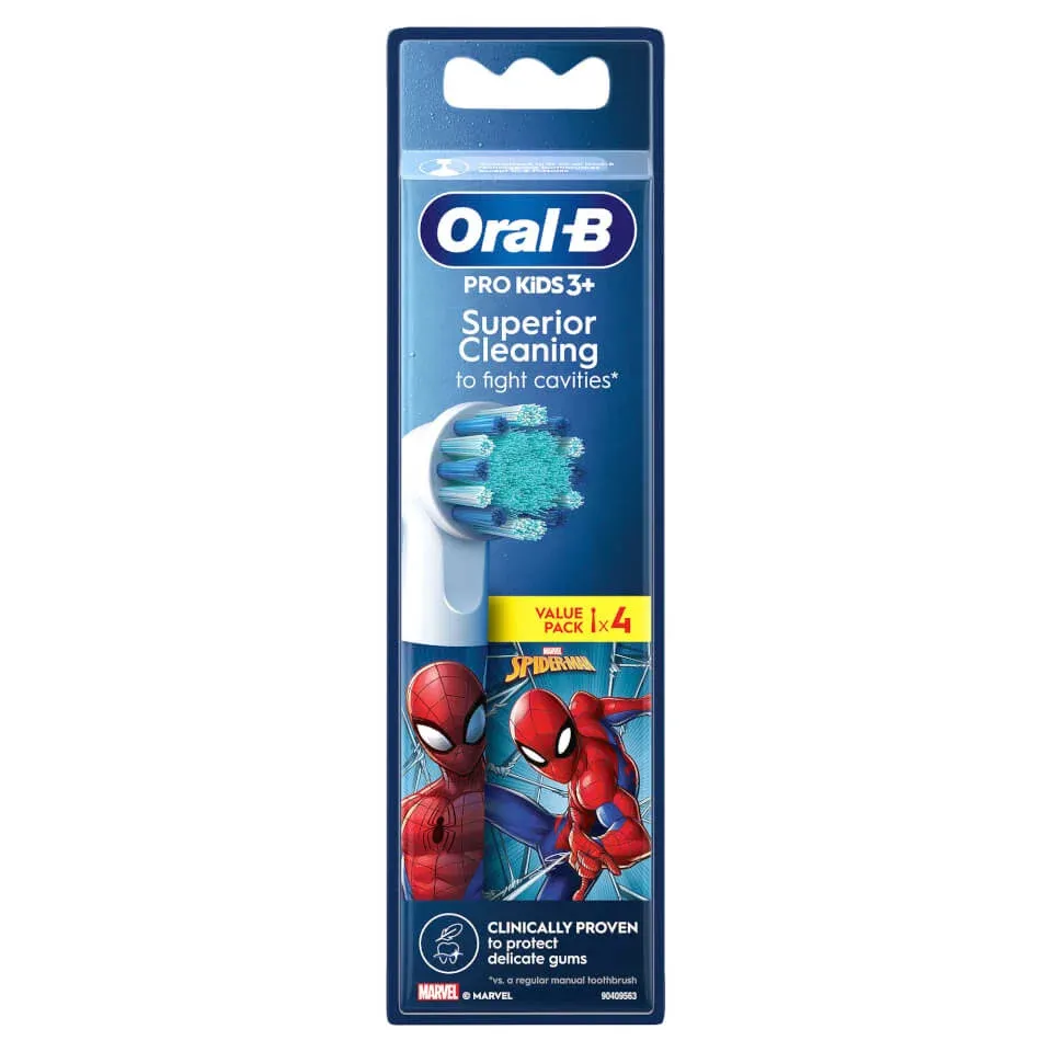 ORAL-B KIDS VAIHTOHARJA 4ct SPIDERMAN, paketissa 4kpl lasten vaihtoharjaa SPIDERMAN-TEEMALLA.