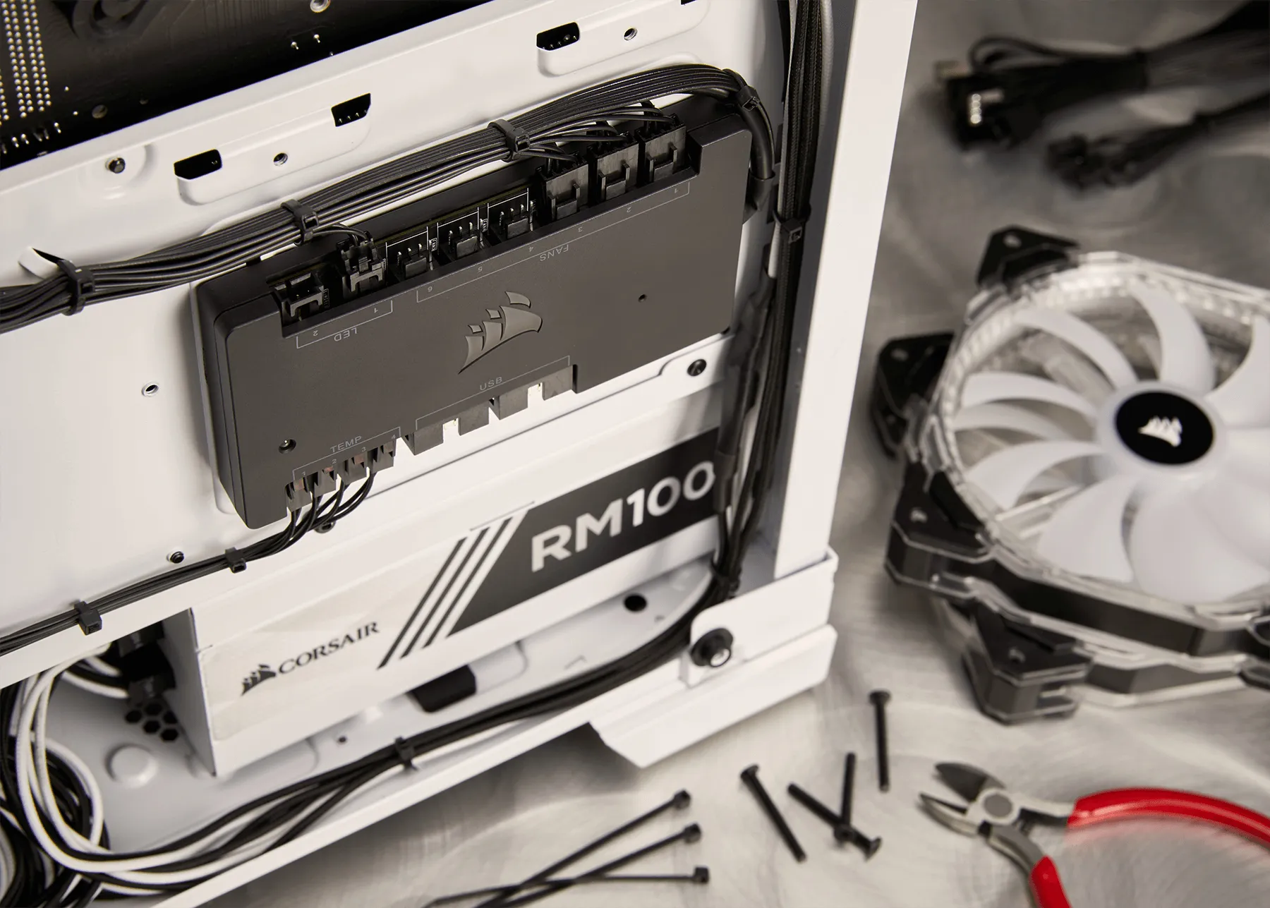 Corsair Commander Pro Digital Fan and RGB Lighting Controller