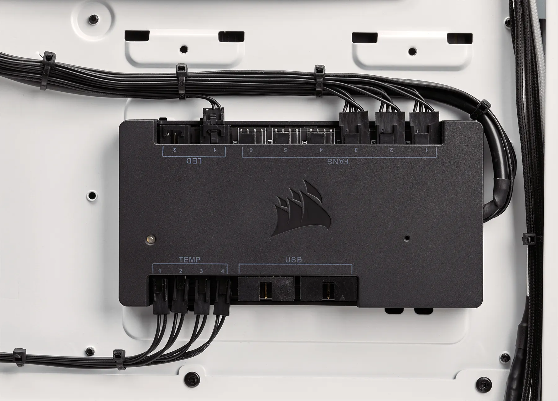 Corsair Commander Pro Digital Fan and RGB Lighting Controller