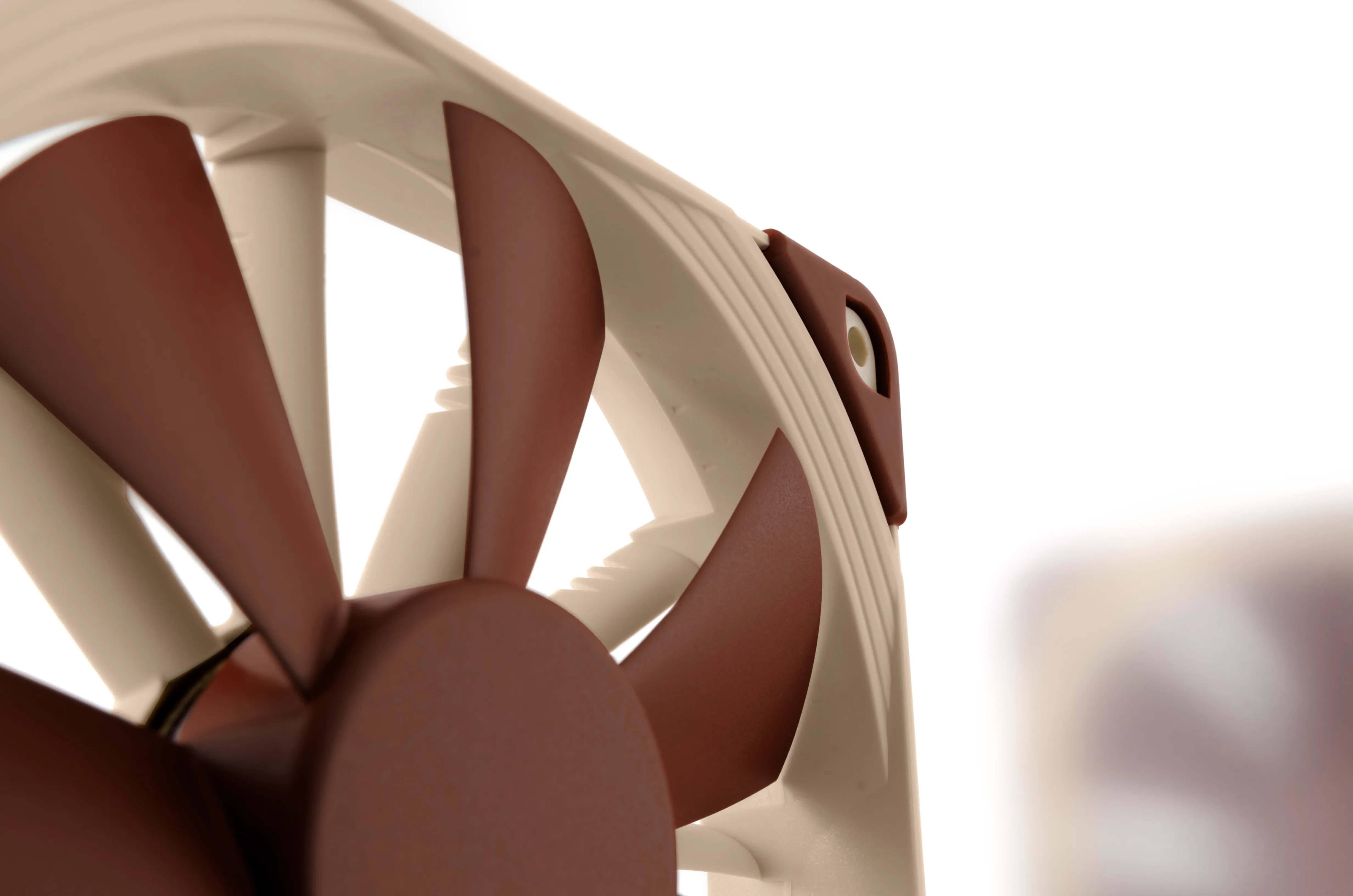 Noctua NF-F12 5V PWM Premium, 120mm -tuuletin, valkoinen