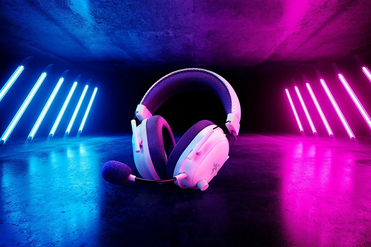 Razer BlackShark V2 Pro -langaton pelikuulokemikrofoni, valkoinen