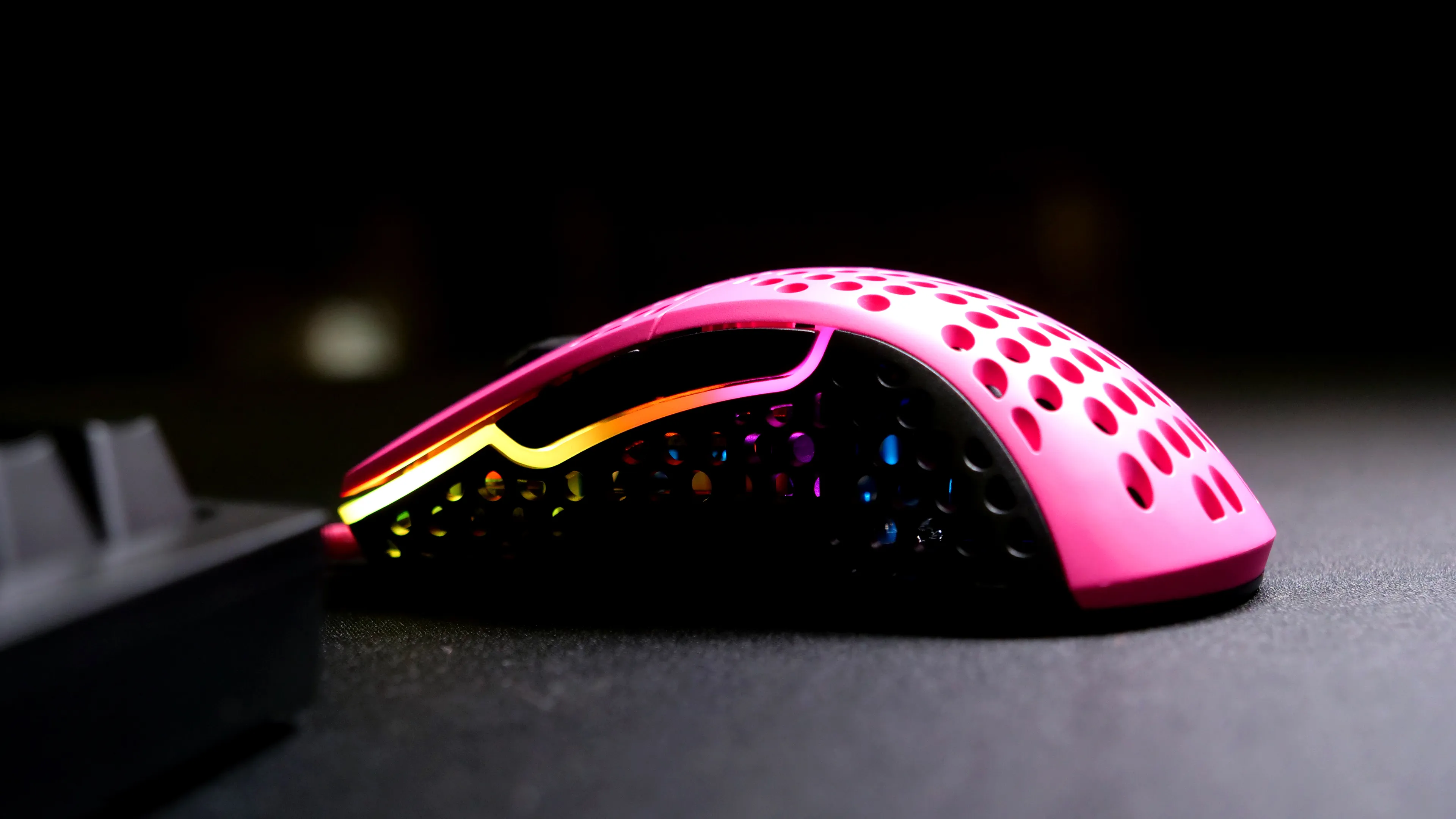 Xtrfy M4 RGB -langallinen pelihiiri, pinkki