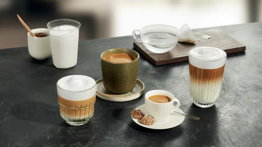 Siemens EQ.500 Classic Connect TP511R01 -t&auml;ysautomaattinen espressokone, musta, hopea