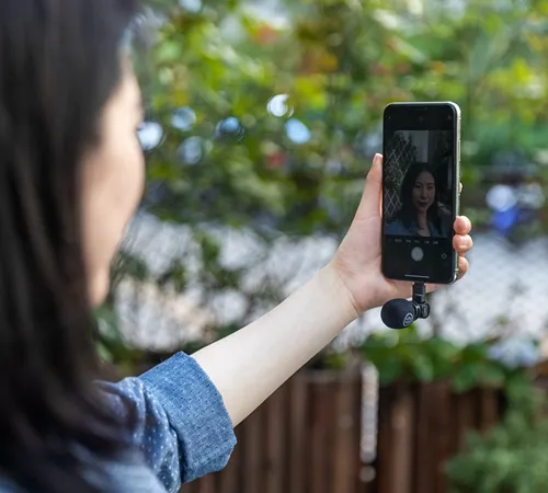 BOYA BY-M100D, Lightning, Condenser Lavalier Microphone, Black