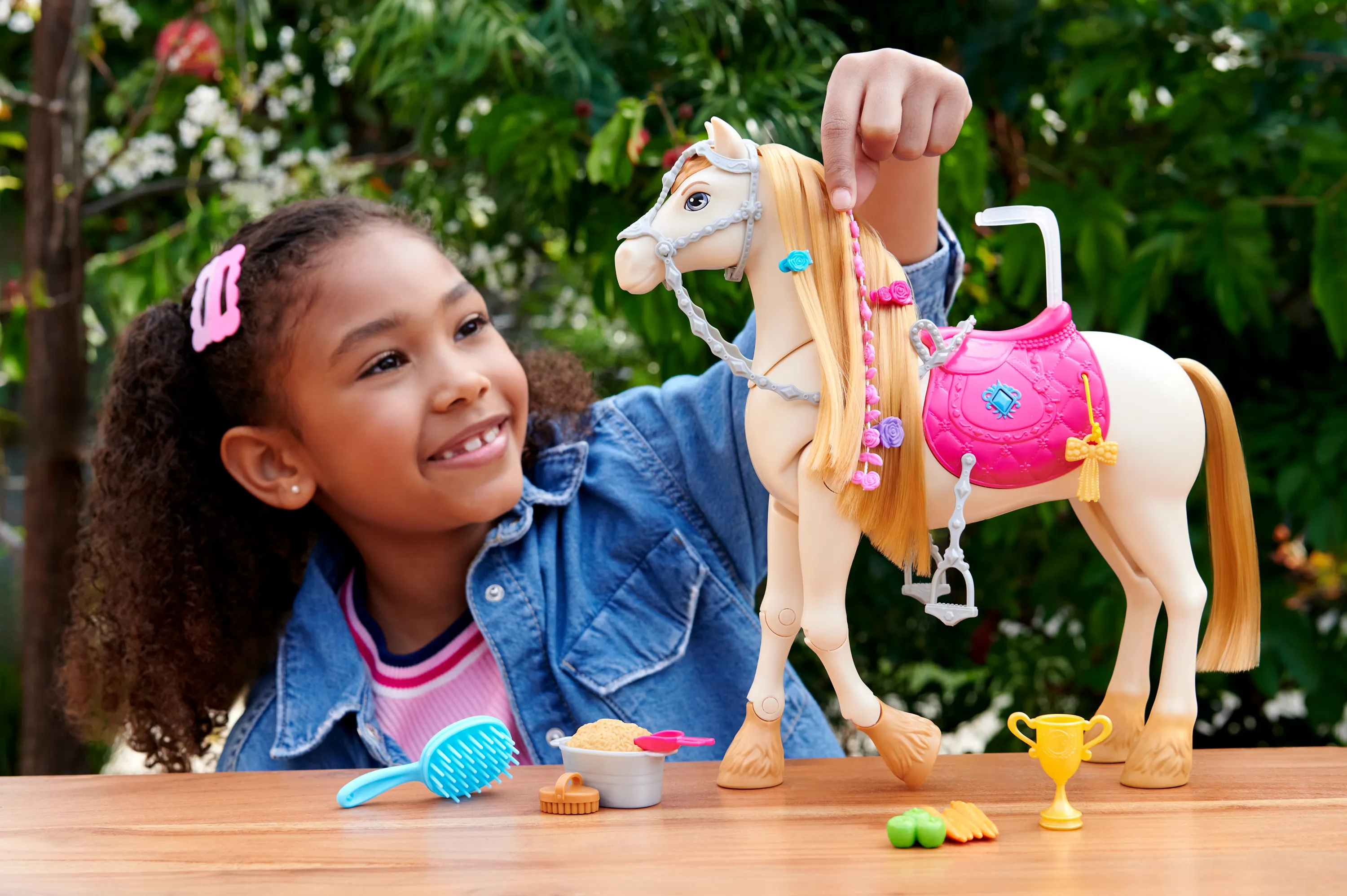 Mattel Barbie Mysteries: The Great Horse Chase - Dance and Show Horse, Play Figure