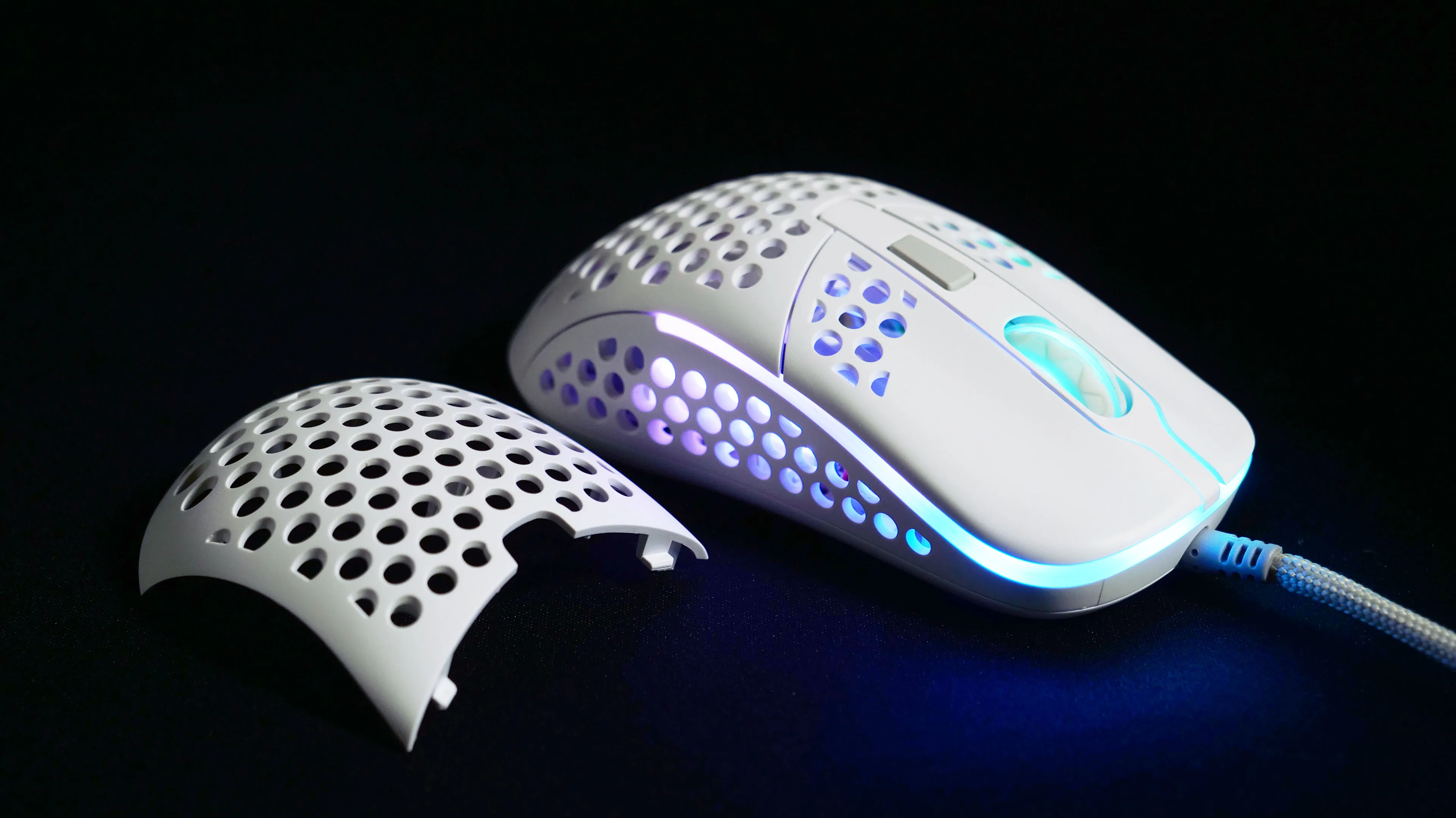 Xtrfy M42 RGB - gaming mouse, White Xtrfy M42 RGB - gaming mouse, White