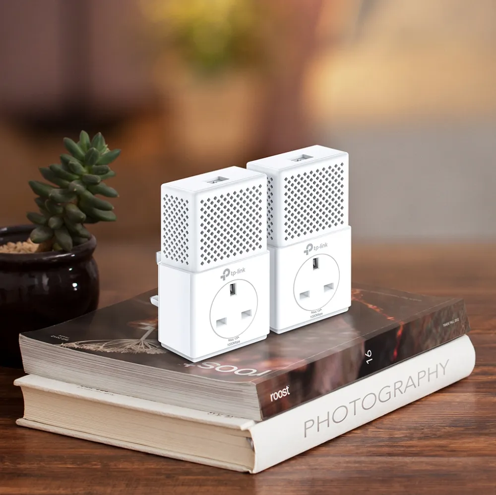 TP-Link AV1000 Powerline, Starter kit, Two Adapters, Passthrough, White