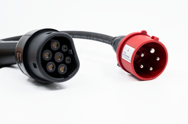 TopAC Portable EV charger 11kW - Shelly-yhteensopiva s&auml;hk&ouml;auton laturi voimavirtapistorasiaan