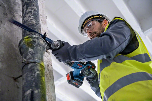 Bosch GSA 18V-28 Professional - cordless reciprocating saw