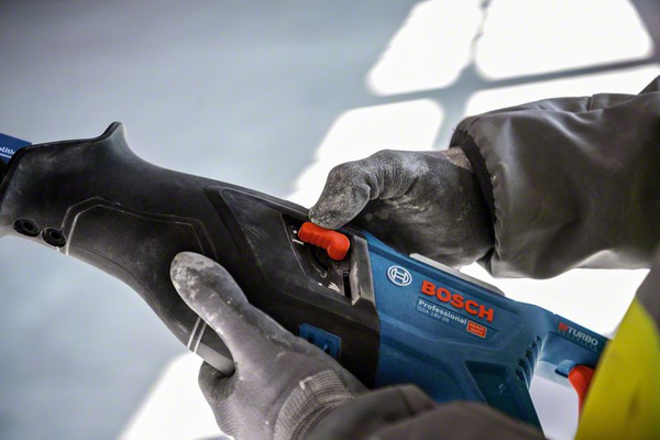 Bosch GSA 18V-28 Professional - cordless reciprocating saw