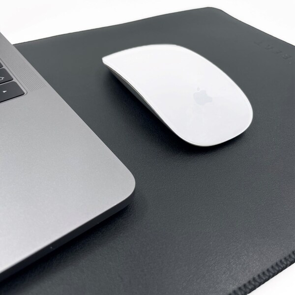 Philbert Ultra Slim Sleeve incl strap MacBook 16'', Black