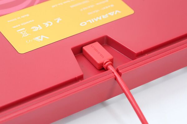 Varmilo VEA88 Koi V2 TKL MX Silent Red - speltangentbord, r&ouml;d/vit