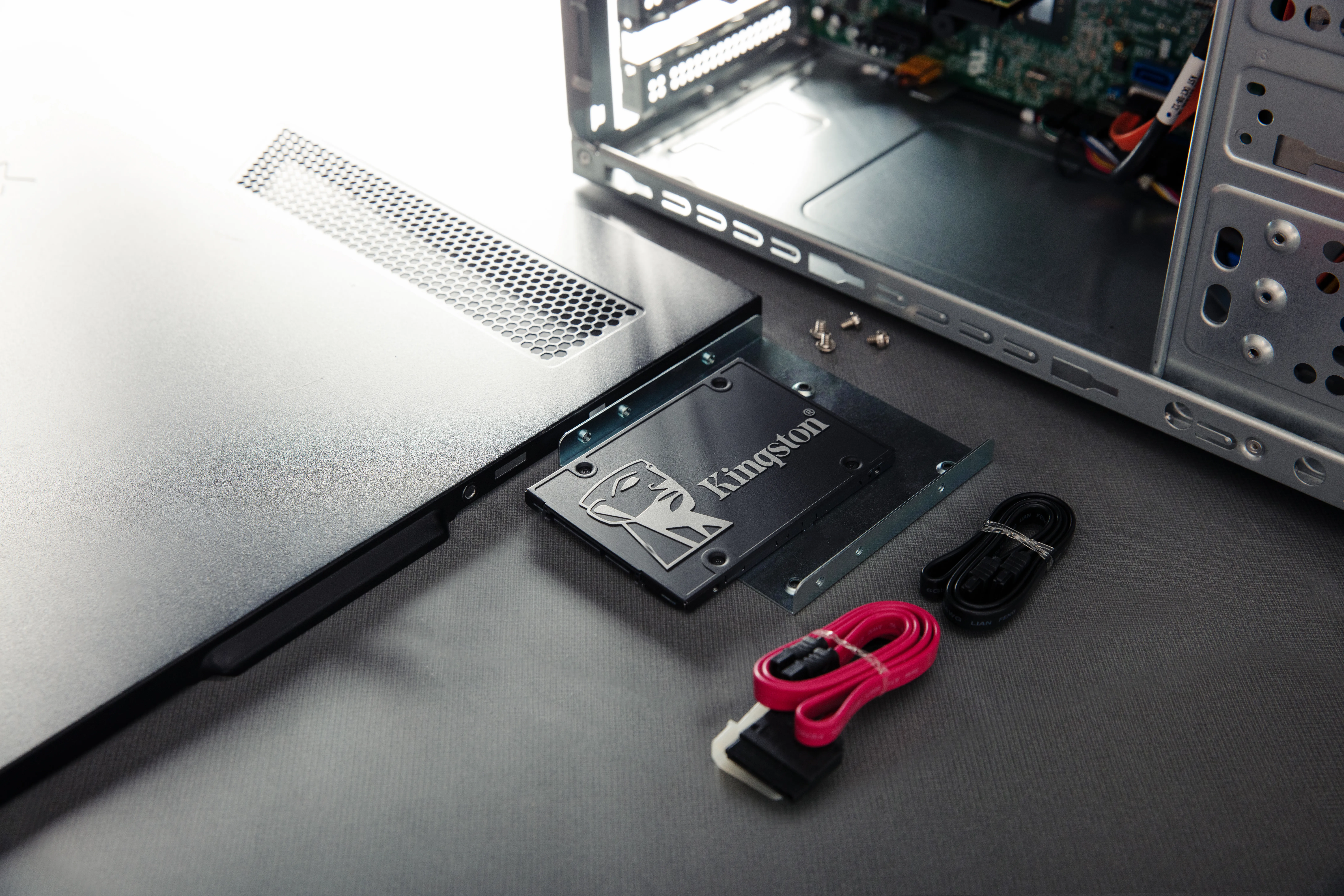 Kingston 256G SSD KC600 SATA3 2.5&quot; 256GB, SATA III, 2.5&quot; - SSD