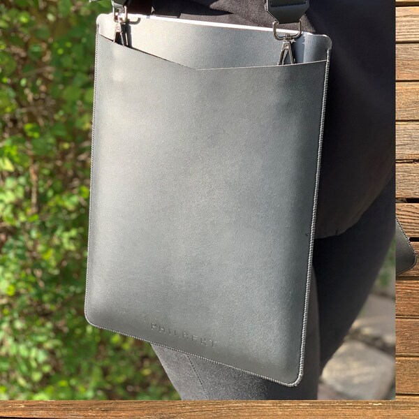 Philbert Ultra Slim Sleeve incl strap MacBook 16'', Black