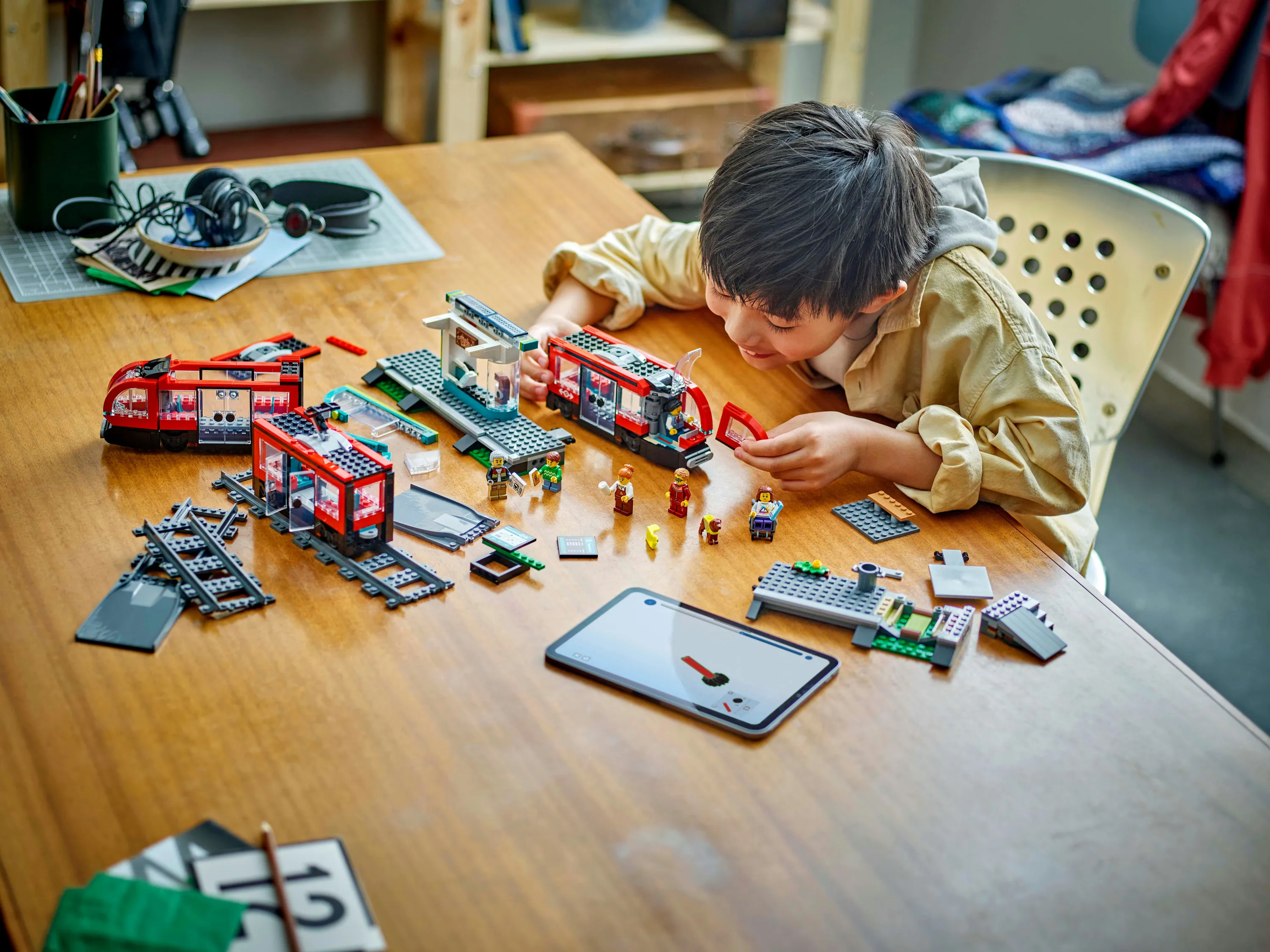 LEGO City Central City Express Tram Stop 60423