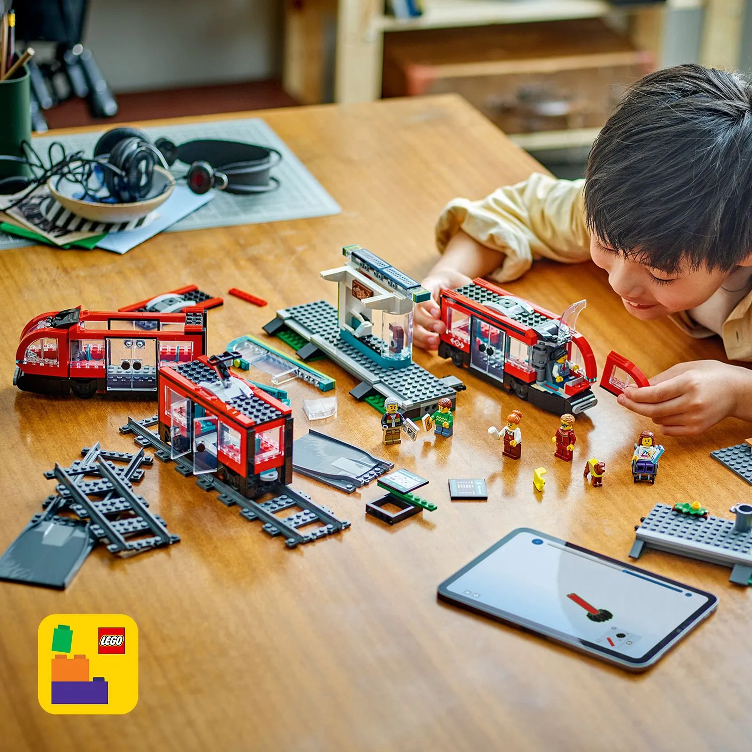 LEGO City Central City Express Tram Stop 60423