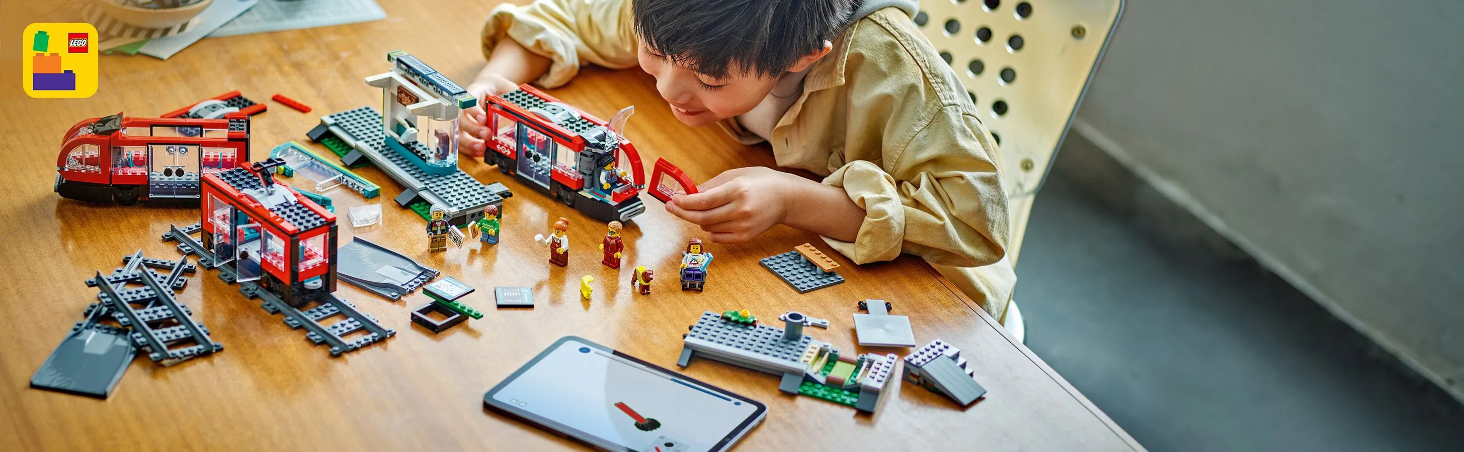 LEGO City Central City Express Tram Stop 60423