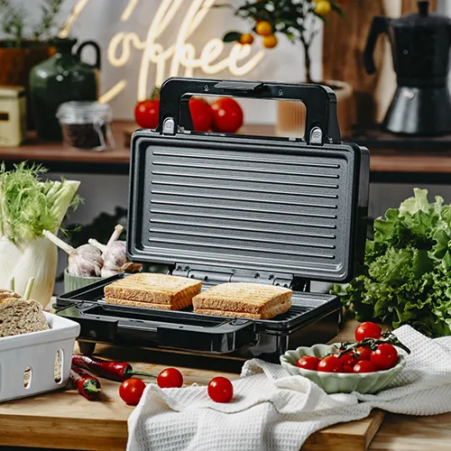 Adler AD 3073 Sandwich Toaster, 1400 W, Black/Silver