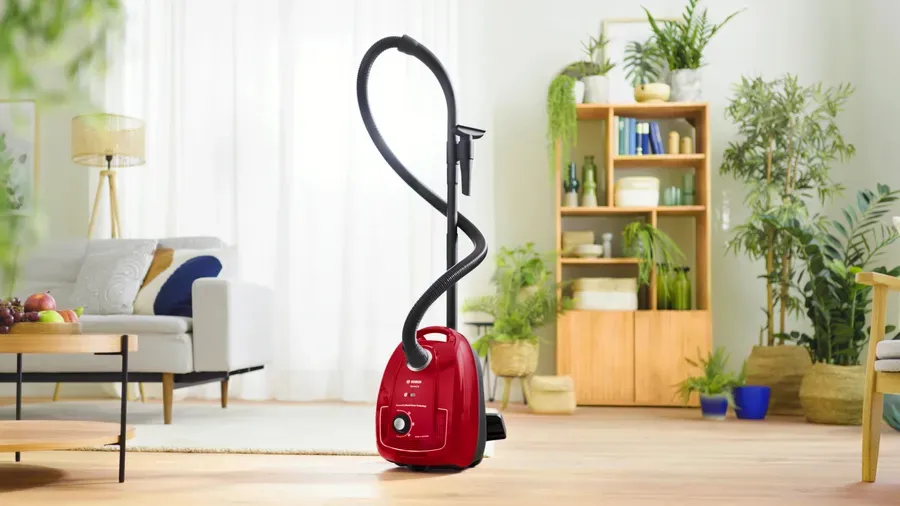 Bosch Serie 4 BGB38RD2 -p&ouml;lynimuri 4 L 600 W, punainen