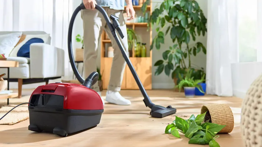 Bosch Serie 4 BGB38RD2 -p&ouml;lynimuri 4 L 600 W, punainen