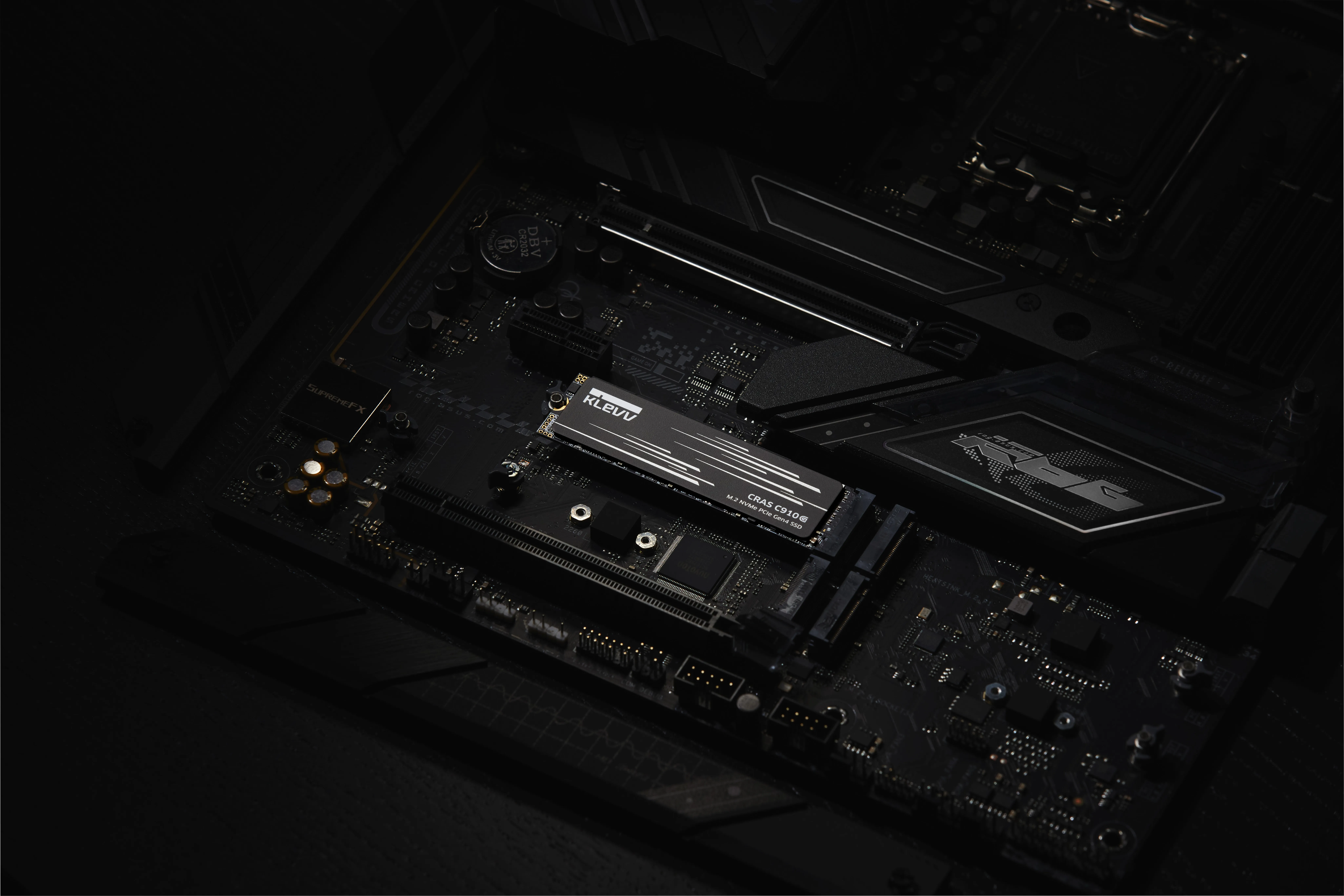 KLEVV CRAS C910G 1TB M.2 2280 NVMe PCI Express 4.0 x4 SSD med kylfl&auml;ns