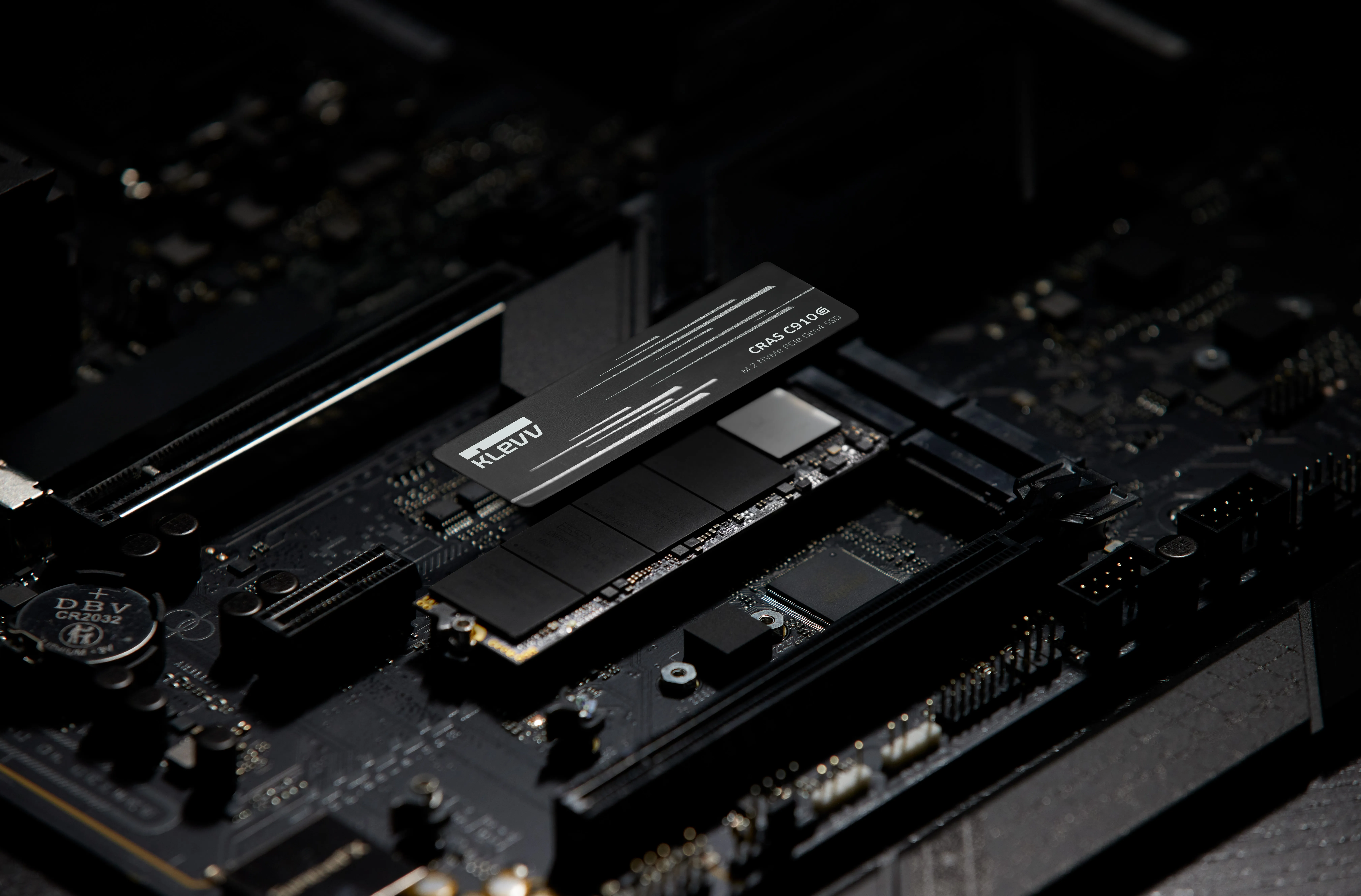 KLEVV CRAS C910G 1TB M.2 2280 NVMe PCI Express 4.0 x4 SSD med kylfl&auml;ns