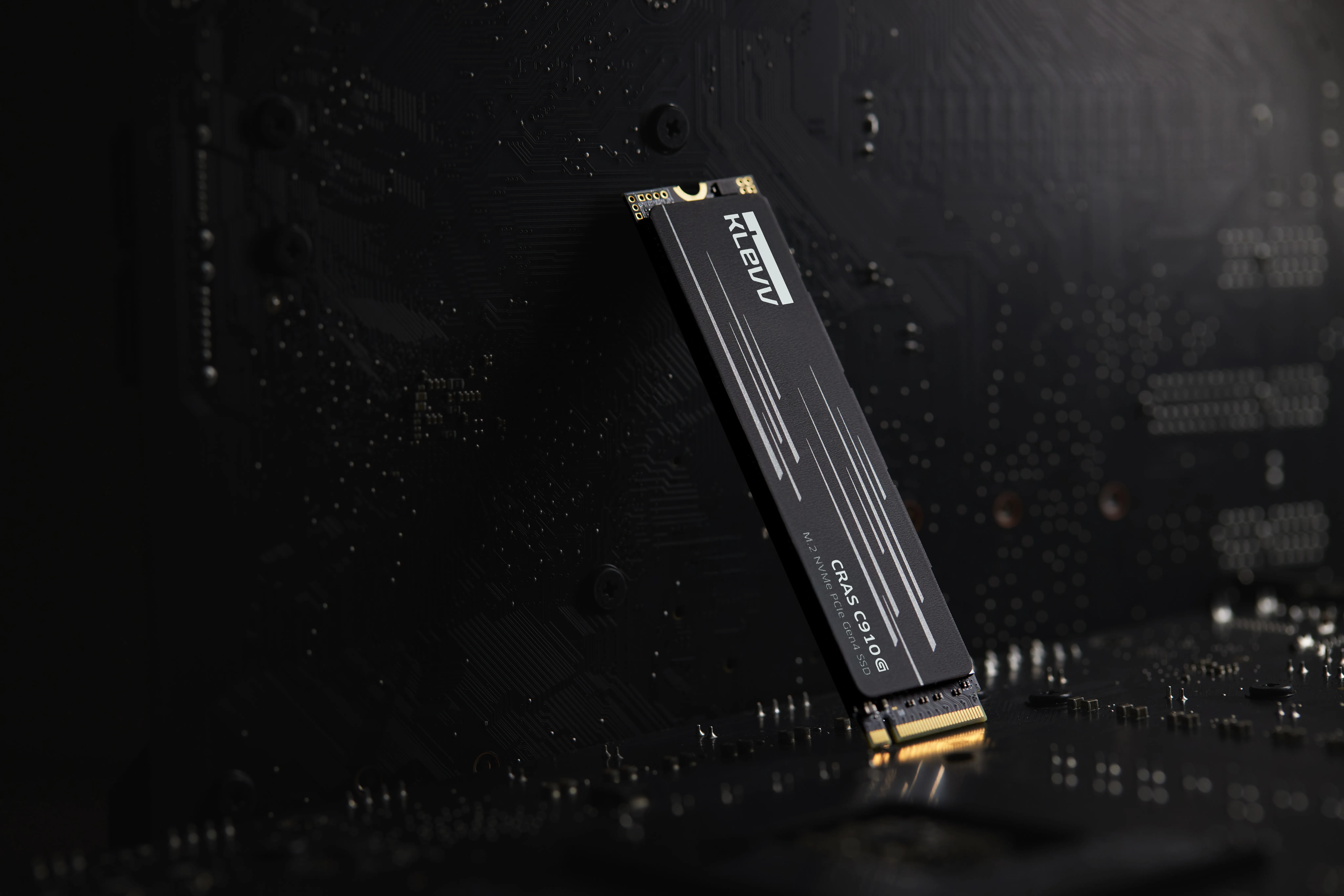 KLEVV CRAS C910G 1TB M.2 2280 NVMe PCI Express 4.0 x4 SSD med kylfl&auml;ns