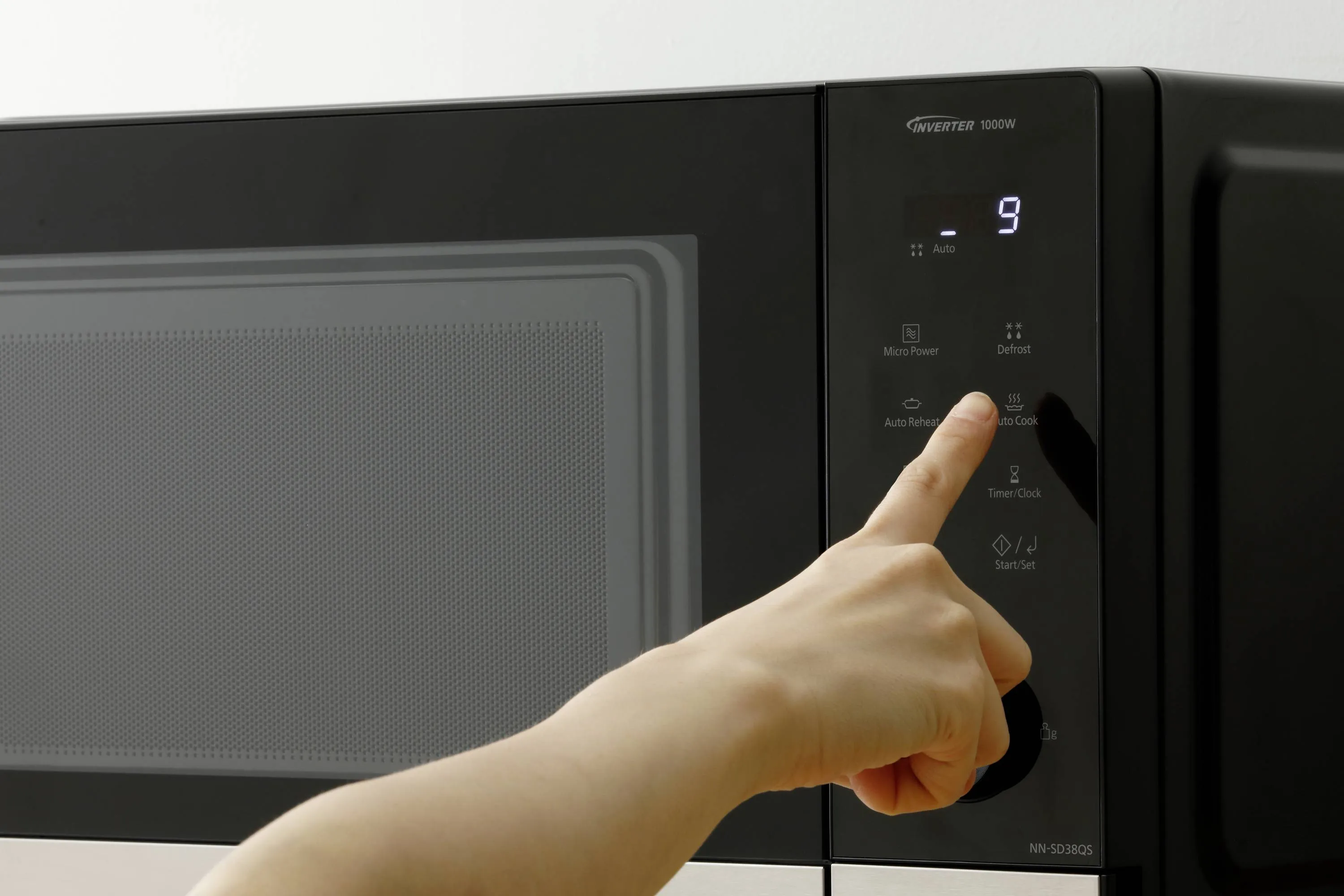 Panasonic NN-GD38QSEPG Inverter -mikroaaltouuni grillill&auml; ja h&ouml;yrytoiminnolla, 29 L, 1000 W, Ruostumaton ter&auml;s / Musta